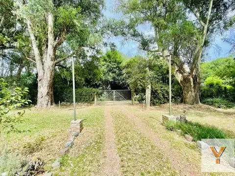 Casa quinta en venta - 2 Dormitorios 1 Baño - 10.971Mts2 - Cañuelas