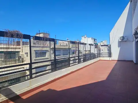 VENTA DEPTO TRIPLEX APTO PROF A REFACC.  RECOLETA