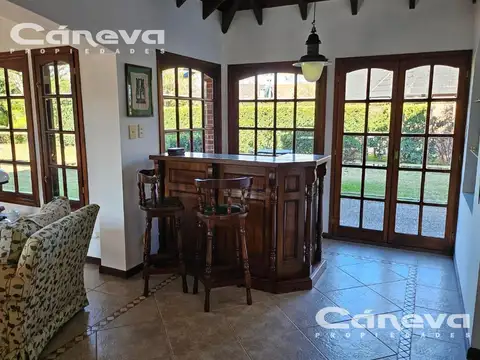 Casa 7 ambientes con 3 baños
