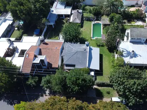 Casa en Gonnet sobre lote de 400 m2