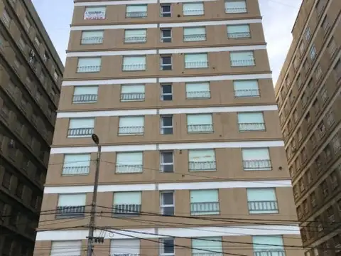 VENTA DEPARTAMENTO 3 AMBIENTES EN MAR DE AJO SOBRE AV COSTANERA, 1ER PISO FRENTE AL MAR - FICHA 9946