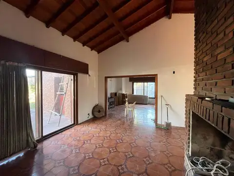 Casa en Alquiler con 1 cochera