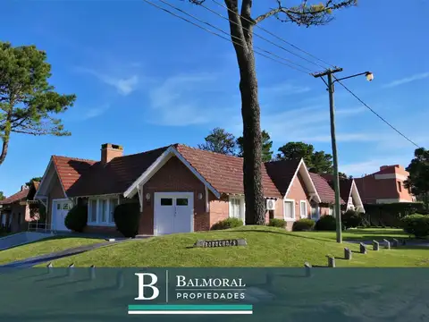 Casa en Alquiler - Zona Lasalle / REF: 8927