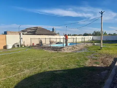 VENTA QUINCHO CON PILETA COLONIA SEGOVIA