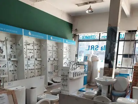 Local en Venta en Parque Chas, USD 900.000