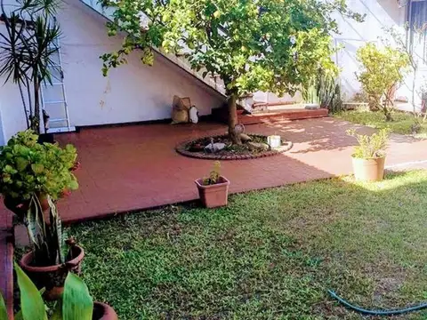 CASA EN VENTA 2 PLANTAS EN WILDE