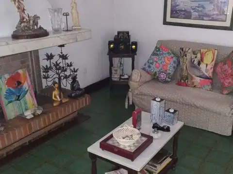 CASA EN VENTA 2 PLANTAS EN WILDE