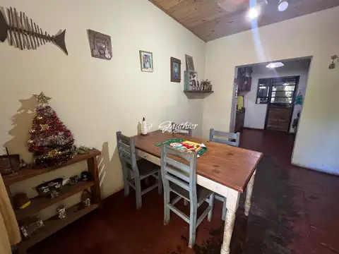 Casa 4 ambientes con 2 baños