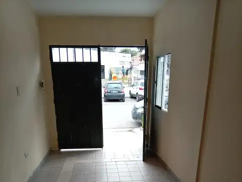 Local en Barrio El Tribuno