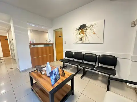 VENTA - LOCAL / CONSULTORIOS MÉDICOS -  CENTRO
