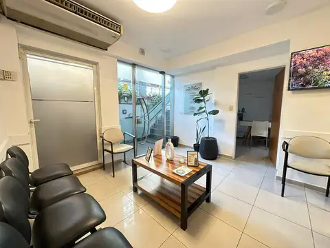 VENTA - LOCAL / CONSULTORIOS MÉDICOS -  CENTRO