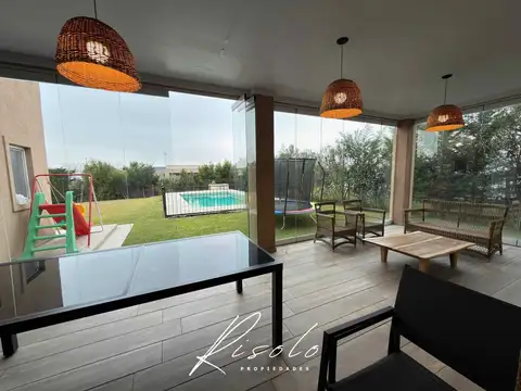 Casa 6 ambientes con 3 baños