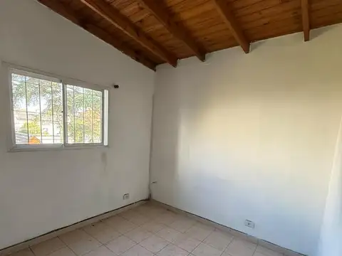 Depto Tipo Casa 3 ambientes con 1 baño