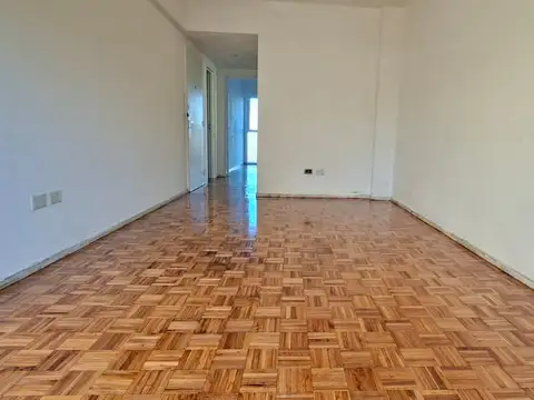 Departamento en Alquiler en Parque Chacabuco, $ 550.000