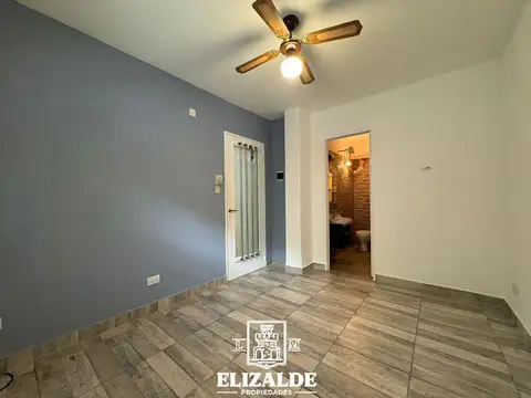 Rivadavia y Martin y Omar - Oficina/local en Venta