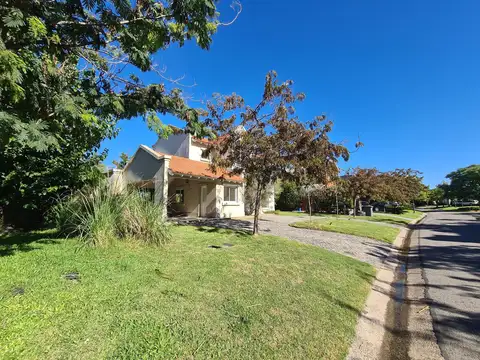 Casa en Alquiler de 3 dormitorios