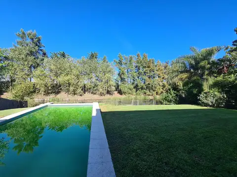 Avenida de los Lagos 4300
