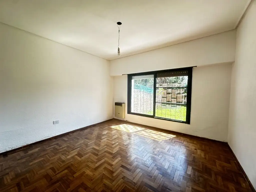 Calle 70 entre 14 y 15 900