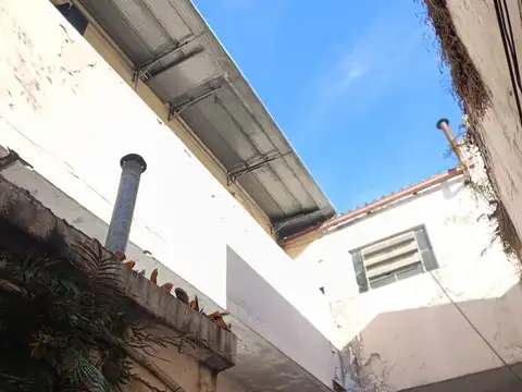 Tacuarí 1400