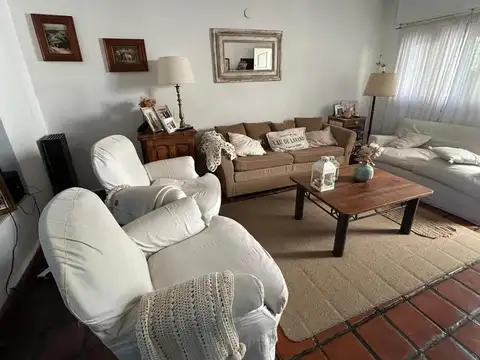 Casa 4 ambientes con 1 baño
