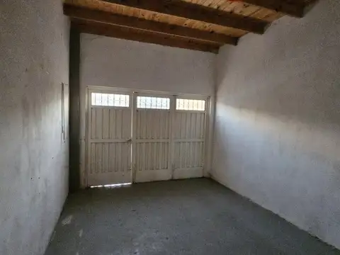 Casa 4 ambientes con 1 baño