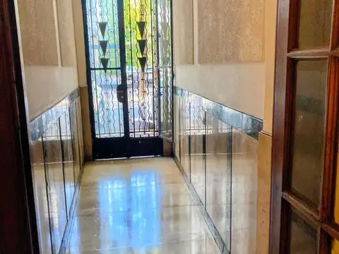Depto Tipo Casa en Venta 90 años