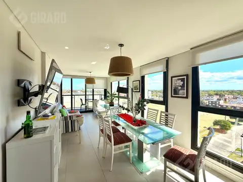Venta de departamento de 3 amb con cochera y balcón a metros del mar. Zona Constitucion