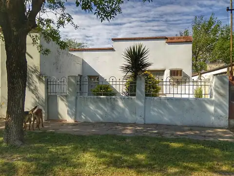CASA EN VENTA - LAGUNA PAIVA