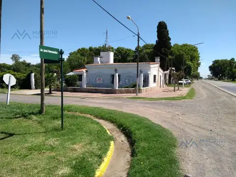 Casa quinta con pileta en J. A. de la Peña, Ruta 188