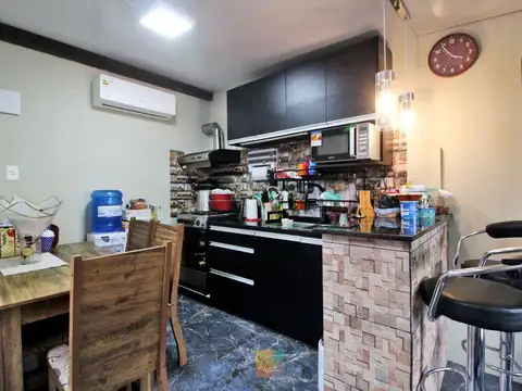Casa 3 ambientes con 2 baños