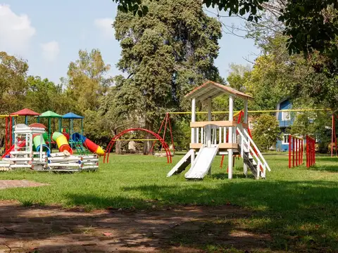 Los Troncos Country Club, Posadas 49