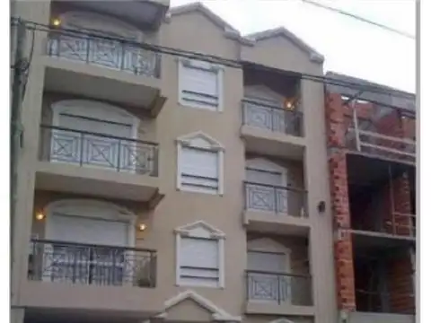 Rosales nº 1680 e/La Rosa y Plaza Brown