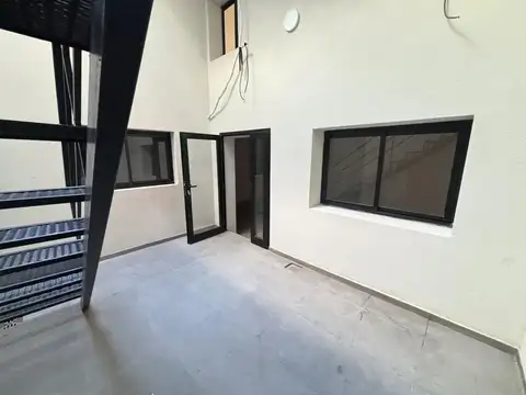 Depto Tipo Casa 4 ambientes con 3 baños