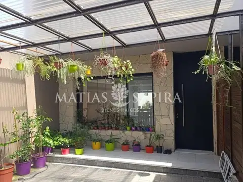 Casa 3 ambientes con 2 baños