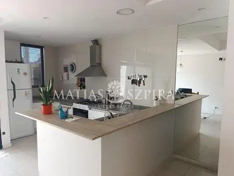 Duplex en venta 3 ambientes con cochera en Morón