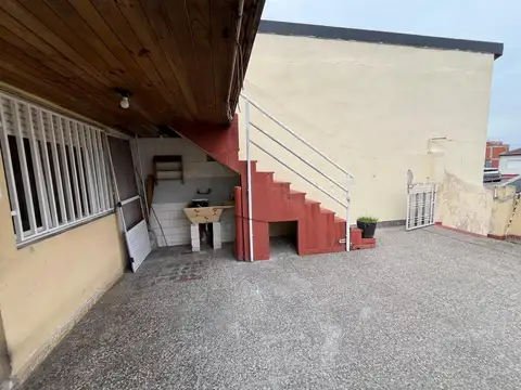 Avellaneda 4800, Piso 1