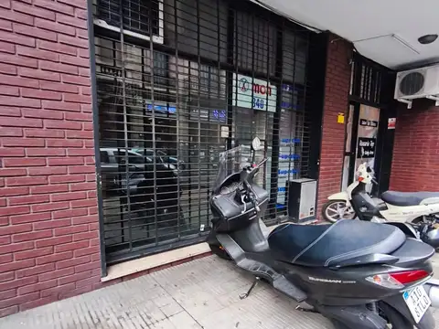 Amplio local comercial con cocina