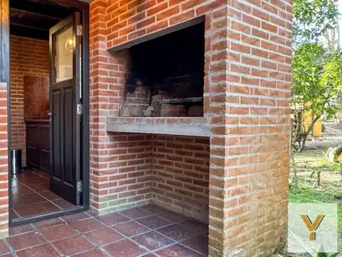 Casa 6 ambientes con 2 baños