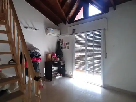 CASA EN VENTA MORENO 6 AMBIENTE