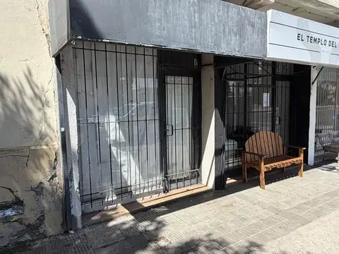 Local a metros de la plaza San Martin