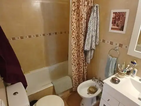 Depto Tipo Casa 4 ambientes con 2 baños