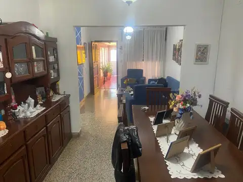 Casa 4 ambientes con 1 baño
