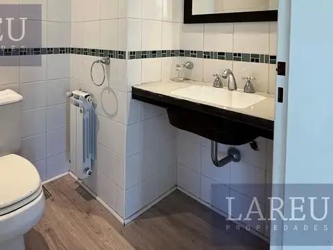 Casa en venta con renta -  Barrio Privado Bermudas