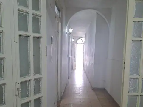 Casa 5 ambientes con 1 baño