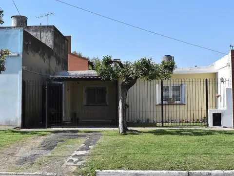 Joaquin v gonzalez 900