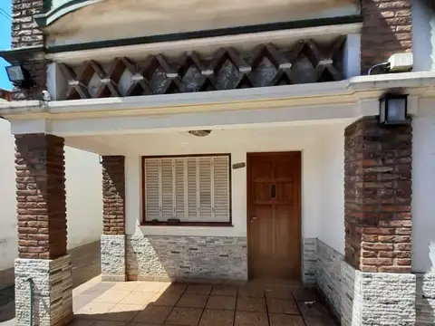 Casa 18 ambientes con 8 baños