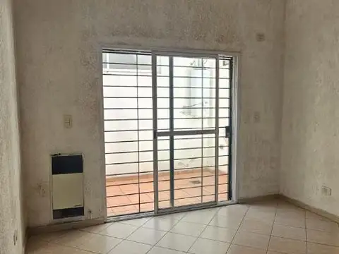 Departamento en Alquiler en Caseros, $ 380.000