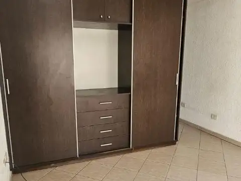 CASEROS ALQUILER MONO AMBIENTE DIVIDIDO P/ BAJA