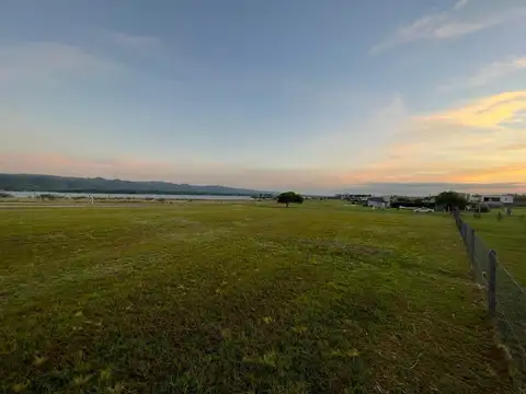 Lote en venta frente al lago - Puerto del Aguila