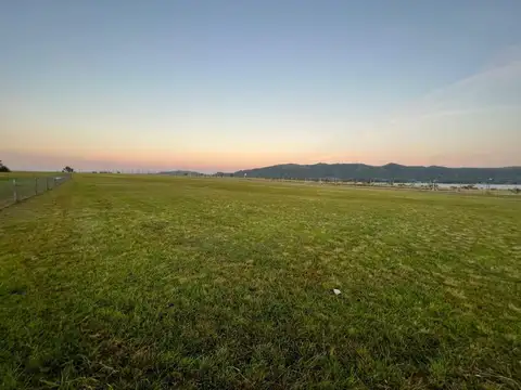 Lote en venta frente al lago - Puerto del Aguila